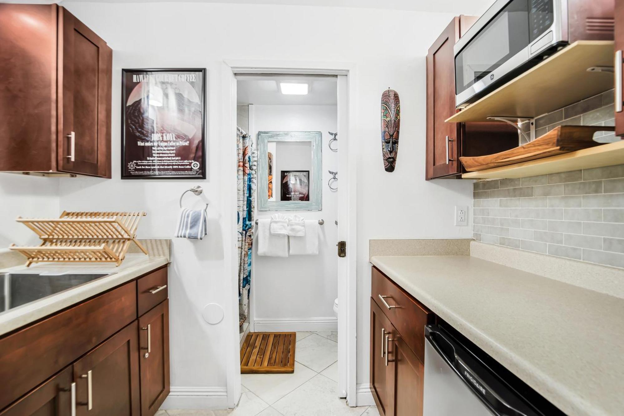Downtown Hawaiian Paradise Condo With Hot Tub, Pool & Beach - Kona Islander Inn Kailua-Kona Eksteriør billede