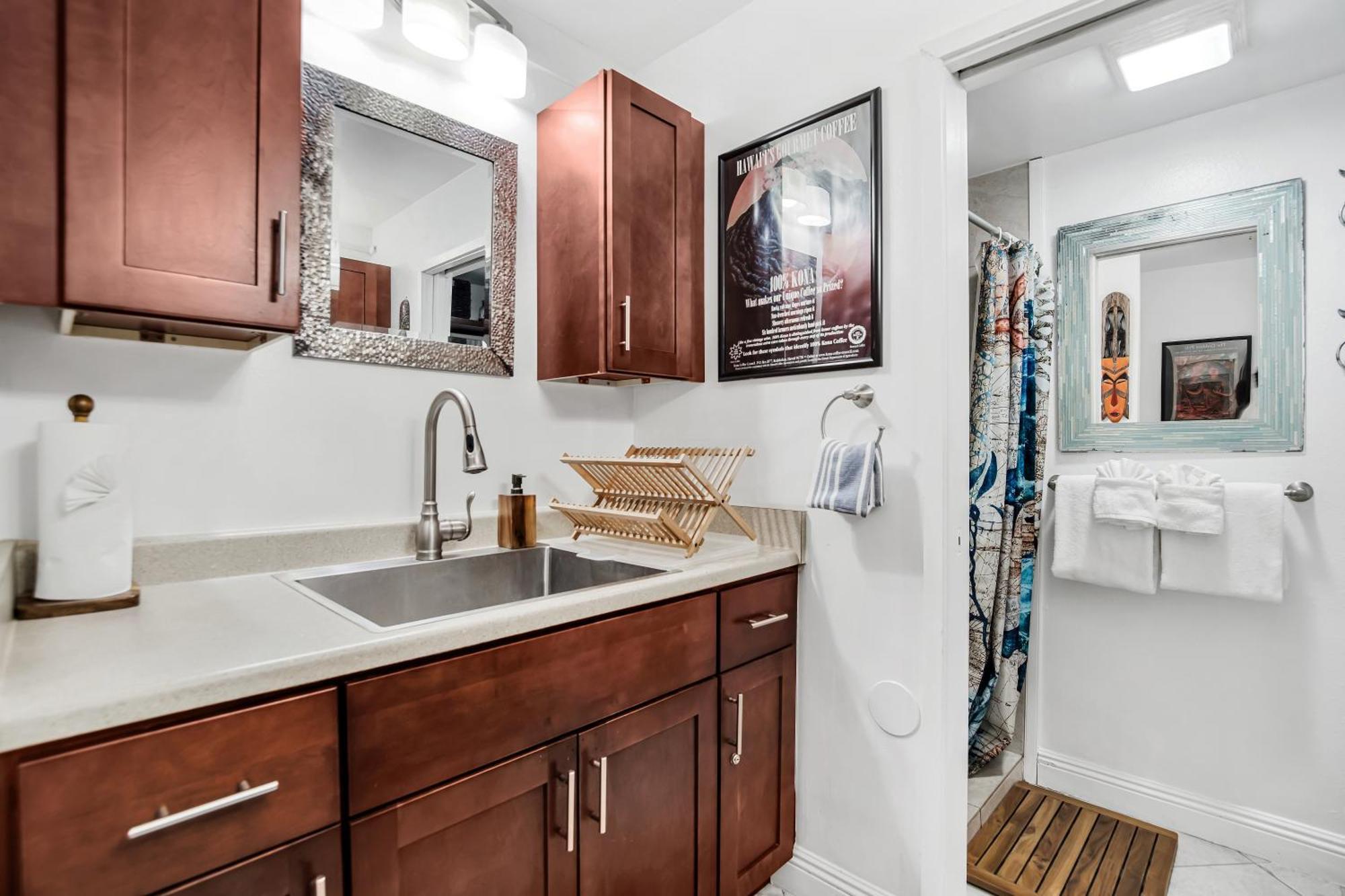 Downtown Hawaiian Paradise Condo With Hot Tub, Pool & Beach - Kona Islander Inn Kailua-Kona Eksteriør billede